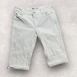 Levi's‎ Jeans Women's Size 16 White Modern Capri Knee Length Actual 36x17
